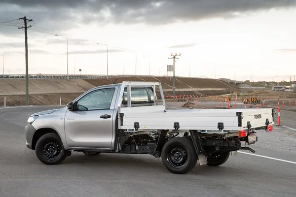 2015 Toyota HiLux 4×2 Workmate single cab-chassis