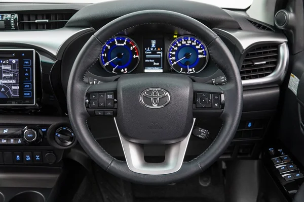 2015 Toyota HiLux 4×4 SR5 double cab