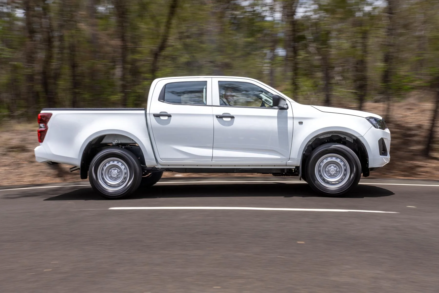 2024 24MY D-MAX SX Crew Cab Ute 4x2 Mineral White-1025